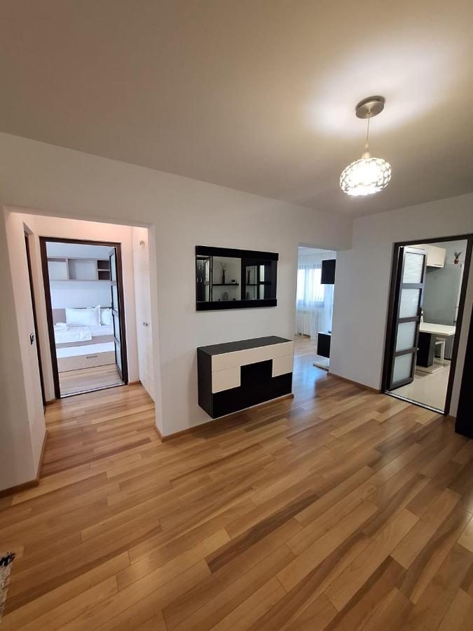 Urban George Enescu 4 Beedroom Apartment Сучава Екстер'єр фото
